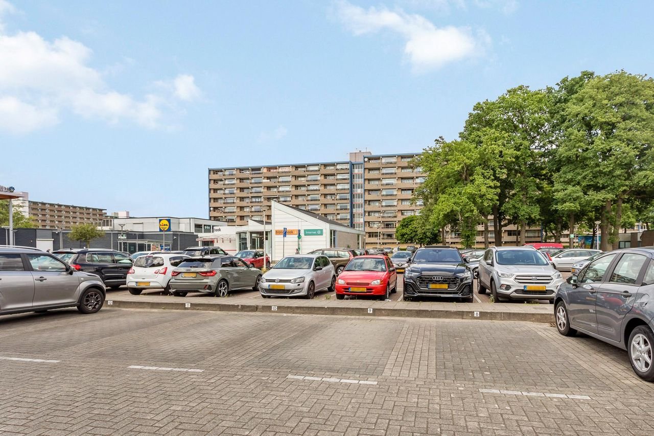 Living above the shops in Enschede - Image 7