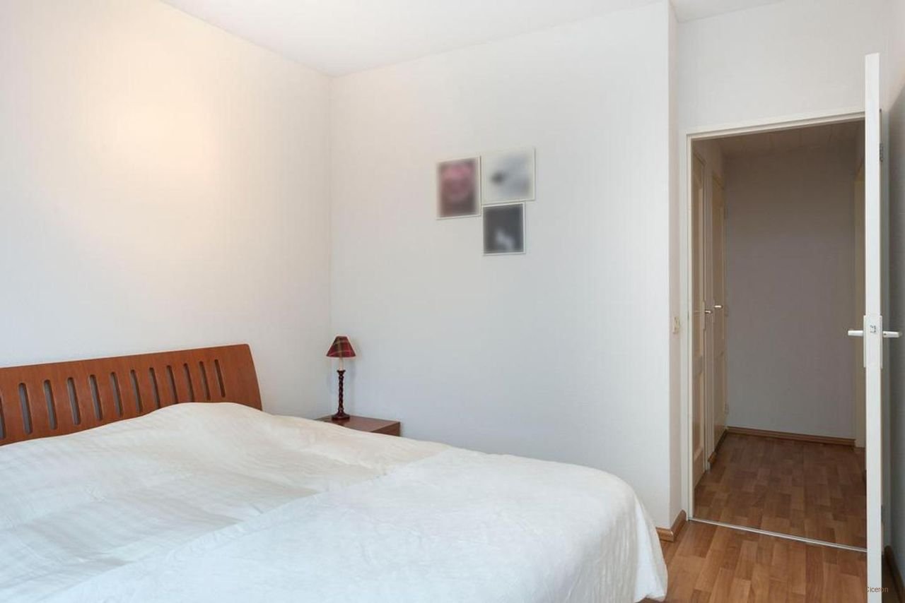 Furnished 2-bedroom apartment (75 m²) - Image 11