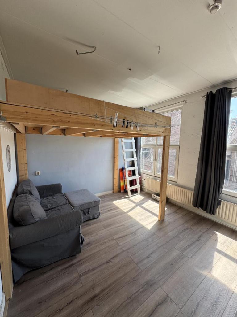 Room with sleeping loft in Tilburg city center - Image 1