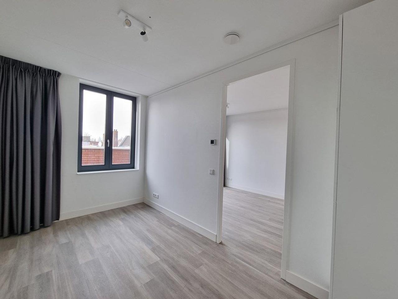 Penthouse met balkon in De Baarsjes - Afbeelding 9