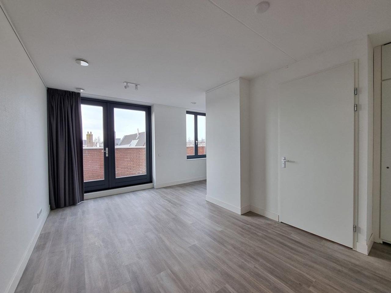 Hoekappartement met balkon in Amsterdam-West - Afbeelding 1