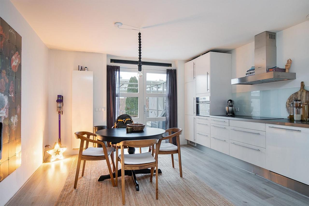 80m² apartment with private roof terrace in Valkenburg - Image 6