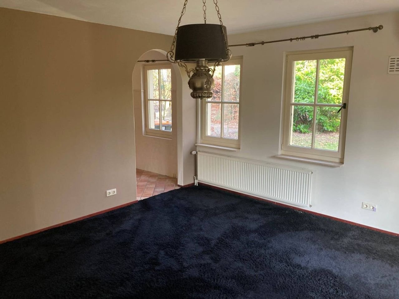 Thatched house with large barn - Image 15