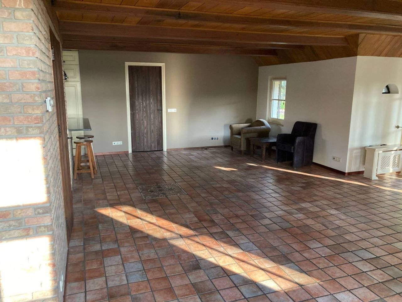 Thatched house with large barn - Image 11