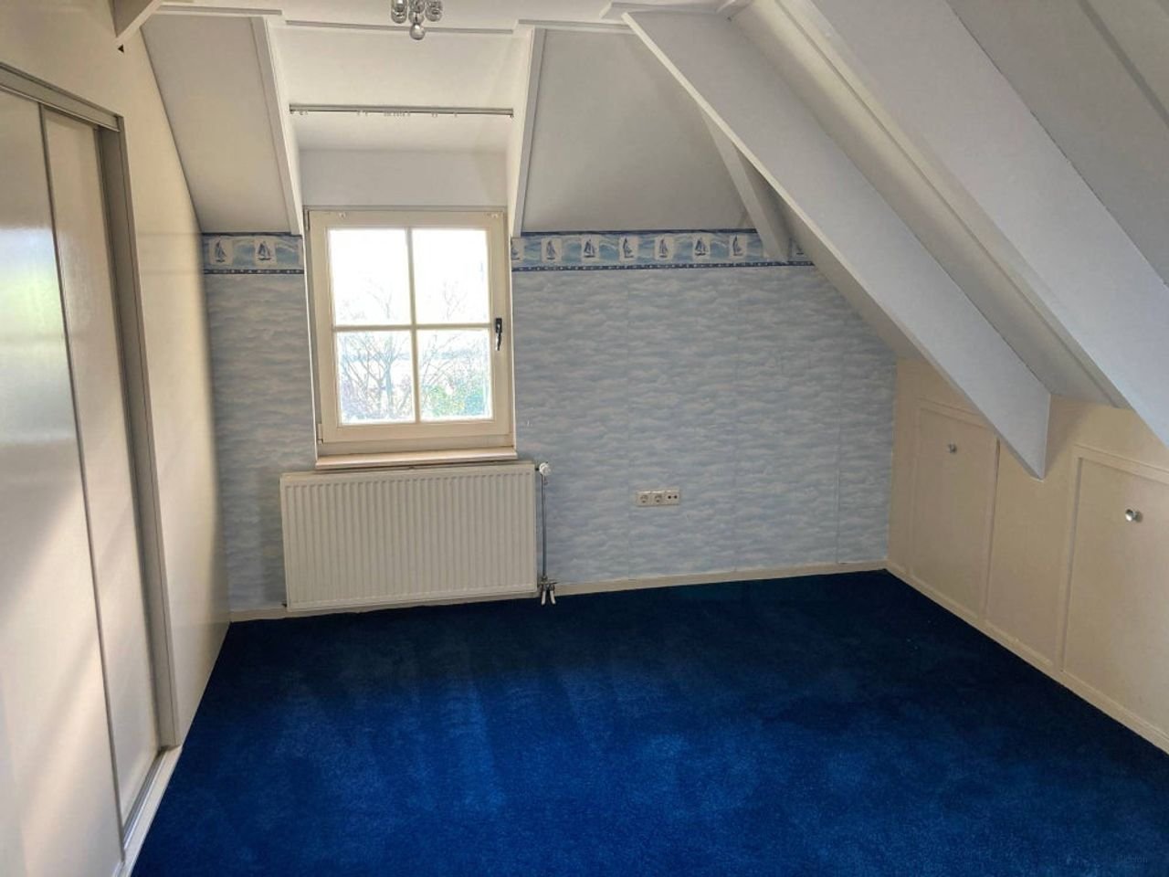 Thatched house with large barn - Image 18