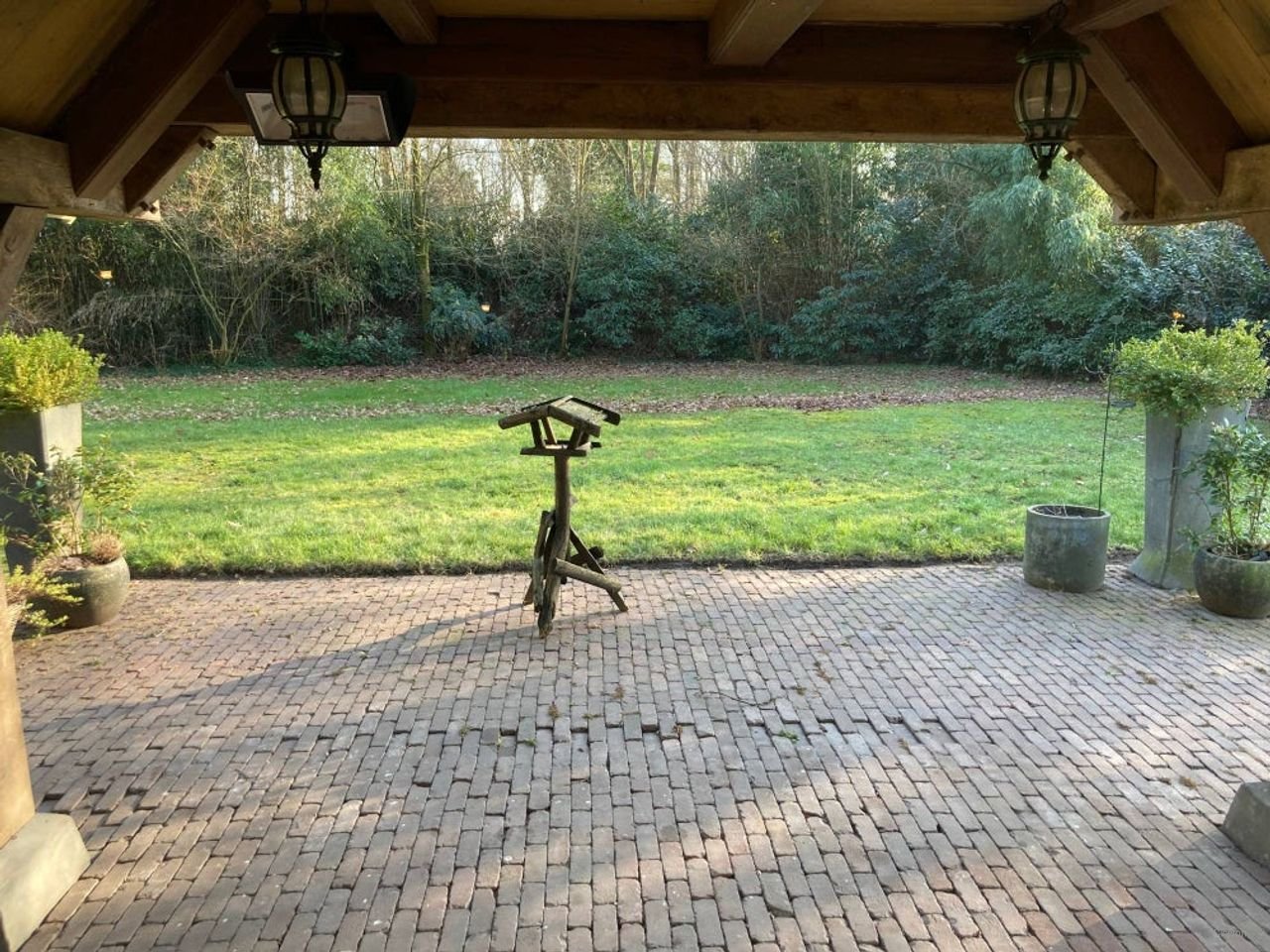 Thatched house with large barn - Image 25