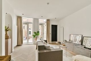 Townhouse with 5 bedrooms and garden in Zuidwal - Image 1