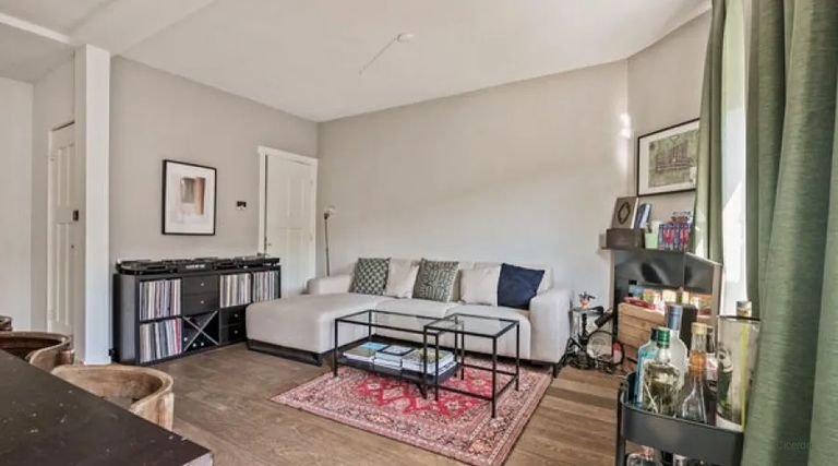 Living in De Pijp with an expansive roof terrace - Image 4