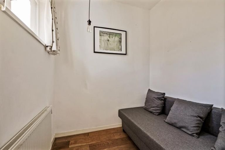 Living in De Pijp with an expansive roof terrace - Image 8