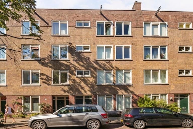 Living in De Pijp with an expansive roof terrace - Image 19