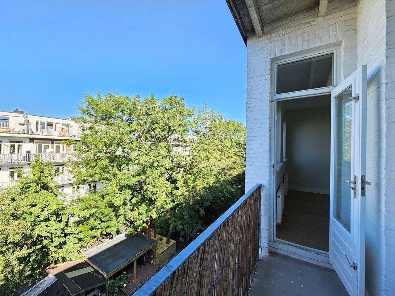 Modern apartment with balcony in West - Image 17
