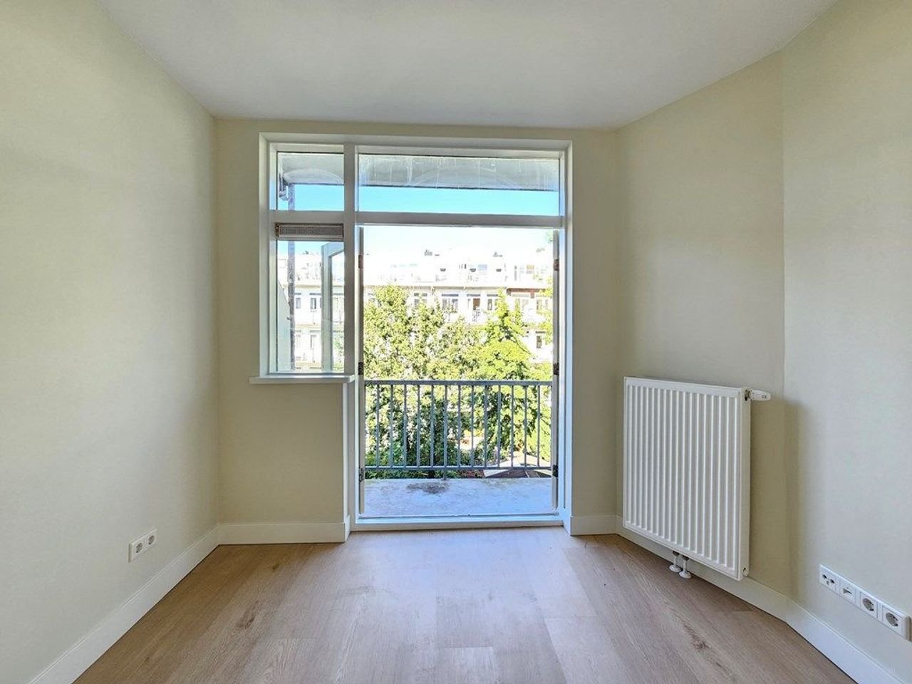 Modern apartment with balcony in West - Image 15