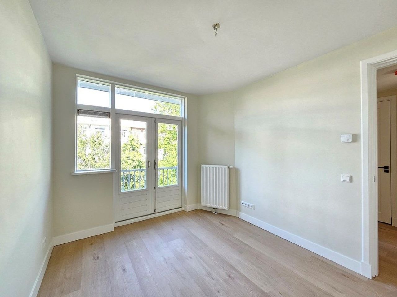 Modern apartment with balcony in West - Image 13