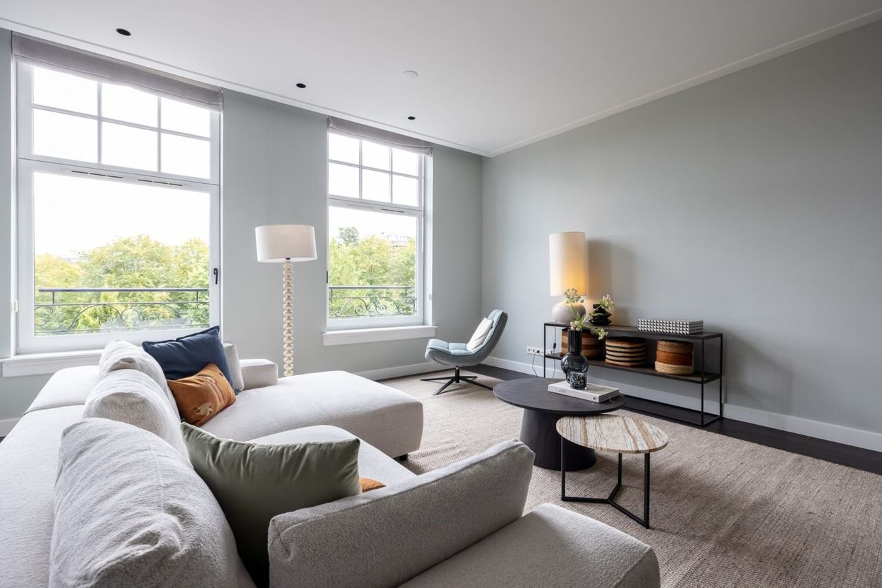 Luxury loft with roof terrace and private elevator - Image 8