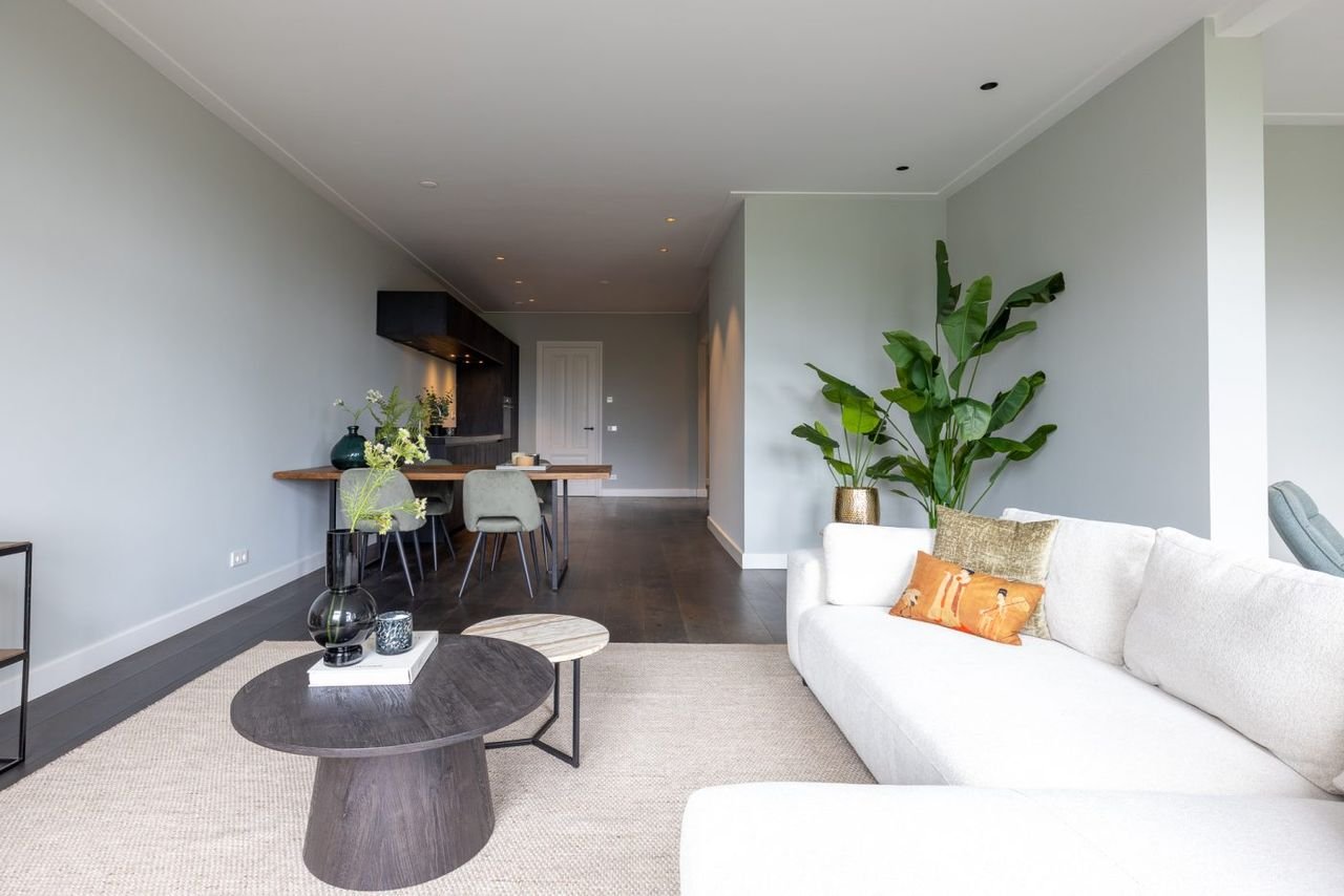 Luxury loft with roof terrace and private elevator - Image 9