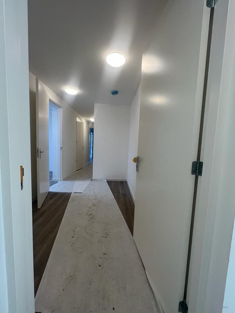 New apartment with private parking space - Image 2