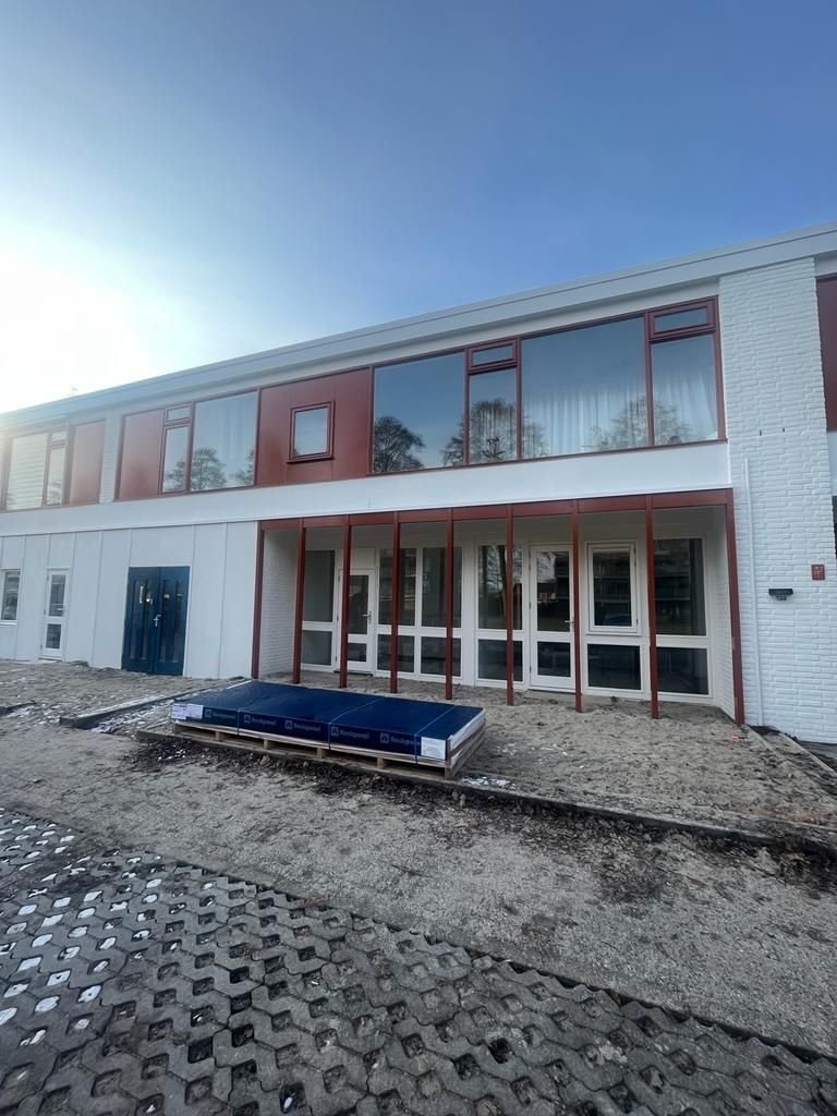 New apartment with private parking space - Image 1