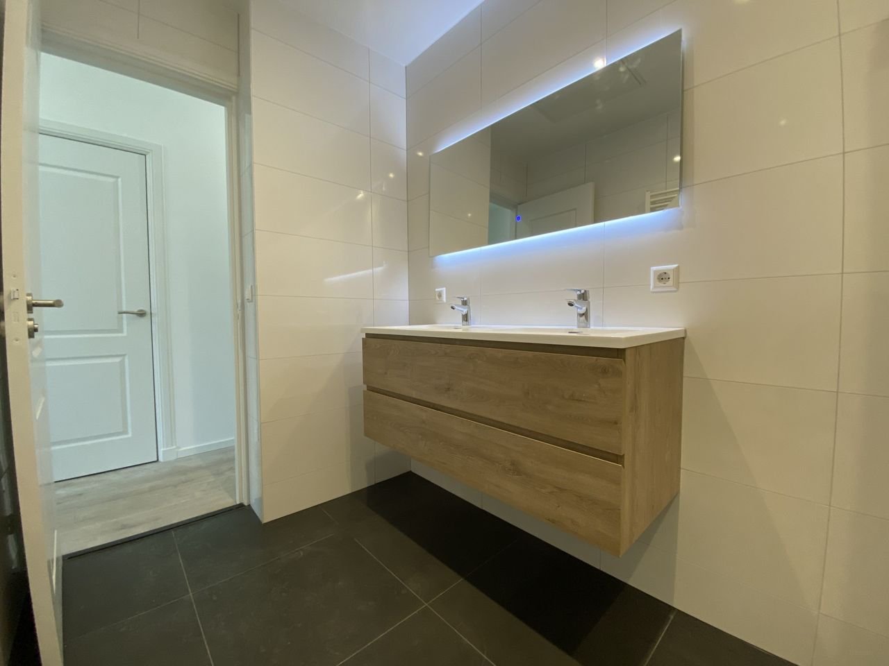 Gerenoveerd 4-kamer appartement (A+++) - Afbeelding 8