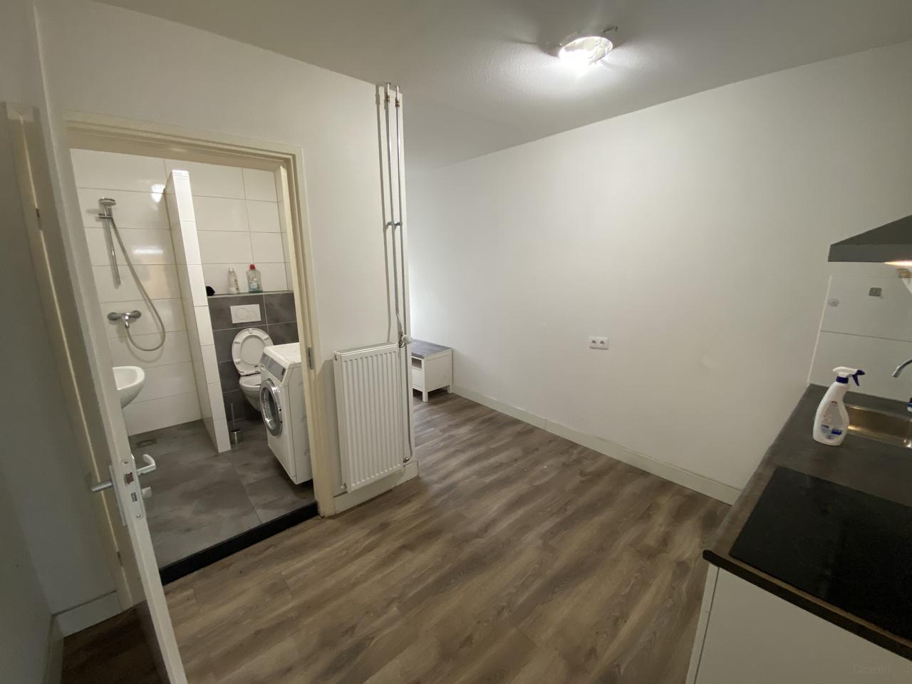 Self-contained studio eligible for housing allowance - Image 3