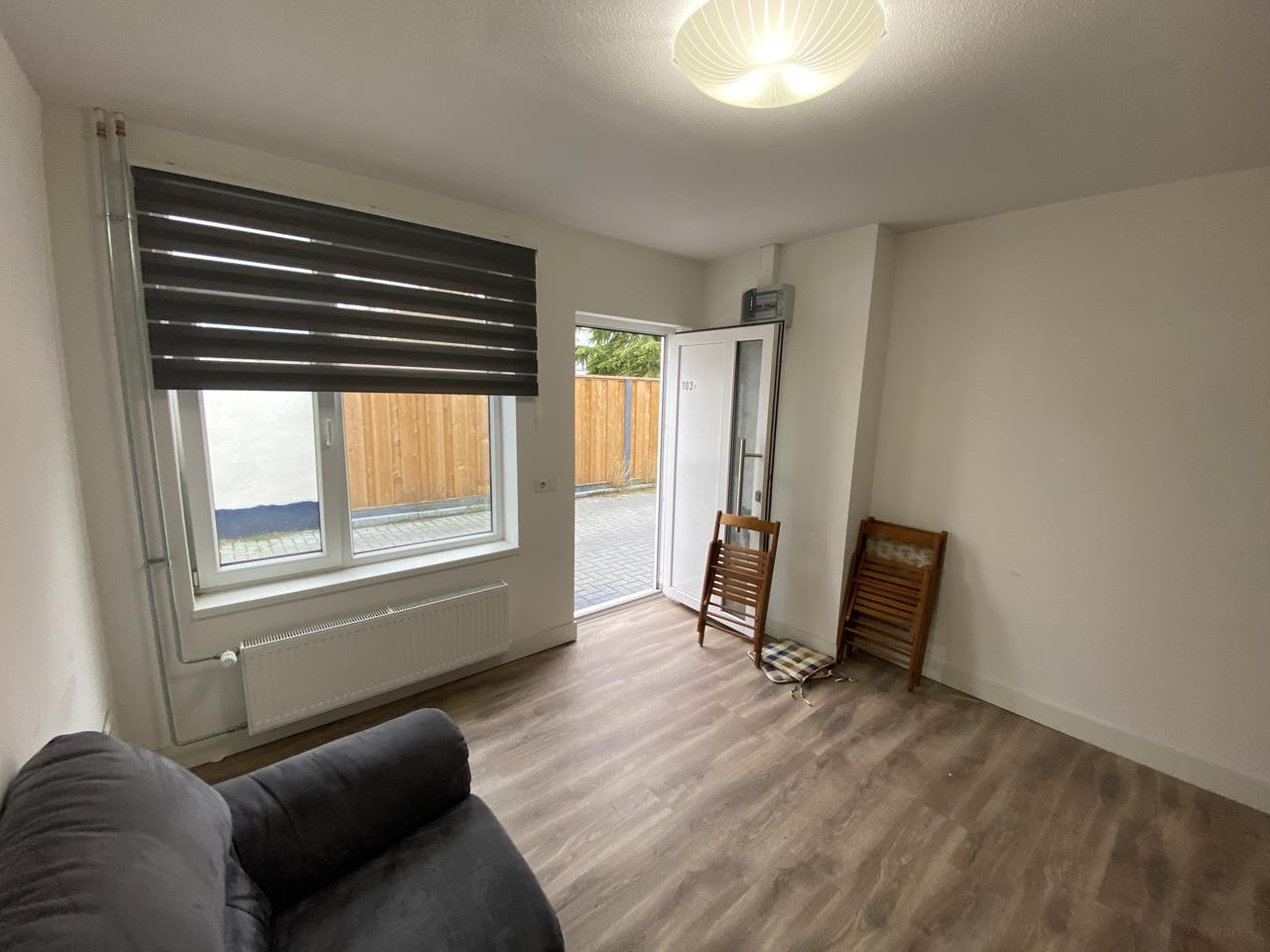 Self-contained studio eligible for housing allowance - Image 1