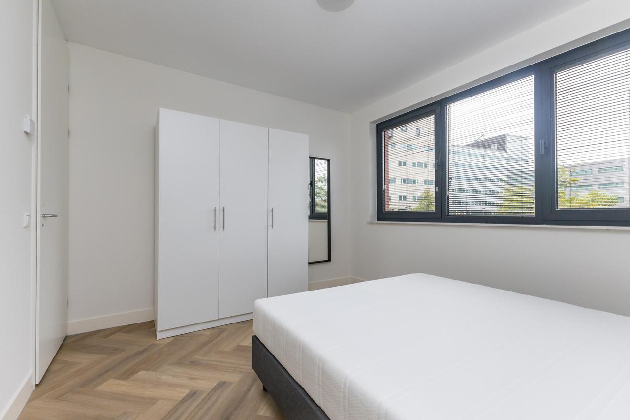 New short-stay apartment near Tilburg Station - Image 10
