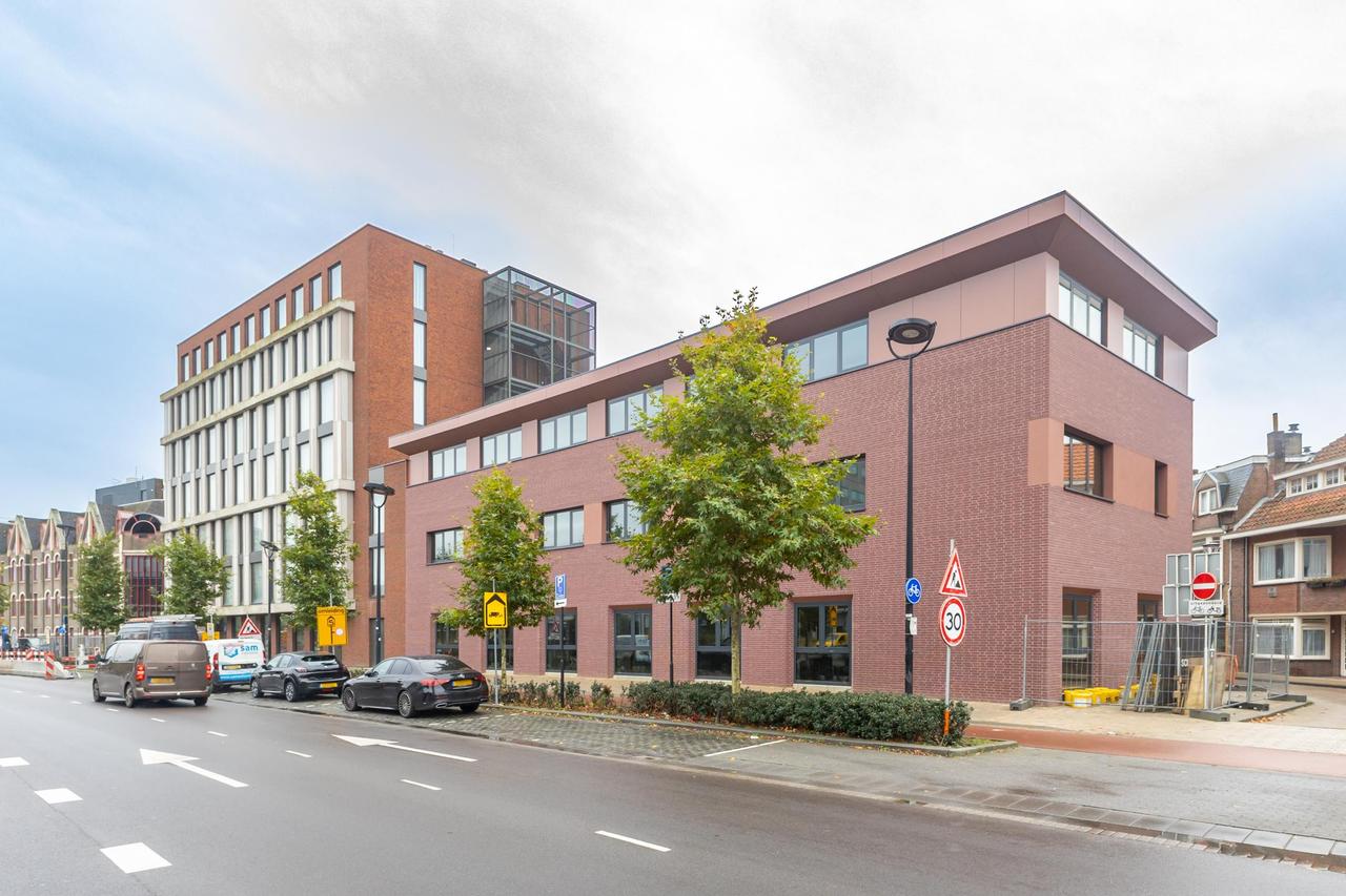 New short-stay apartment near Tilburg Station - Image 1