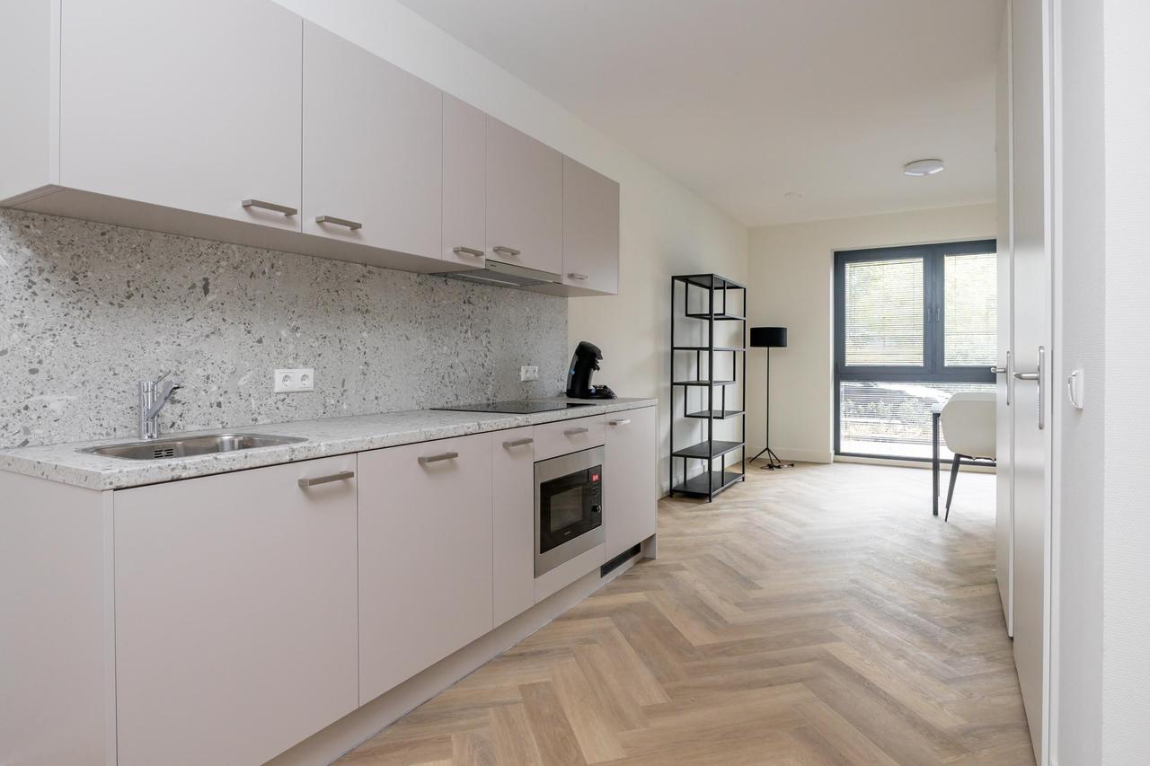 New short-stay apartment near Tilburg Station - Image 6