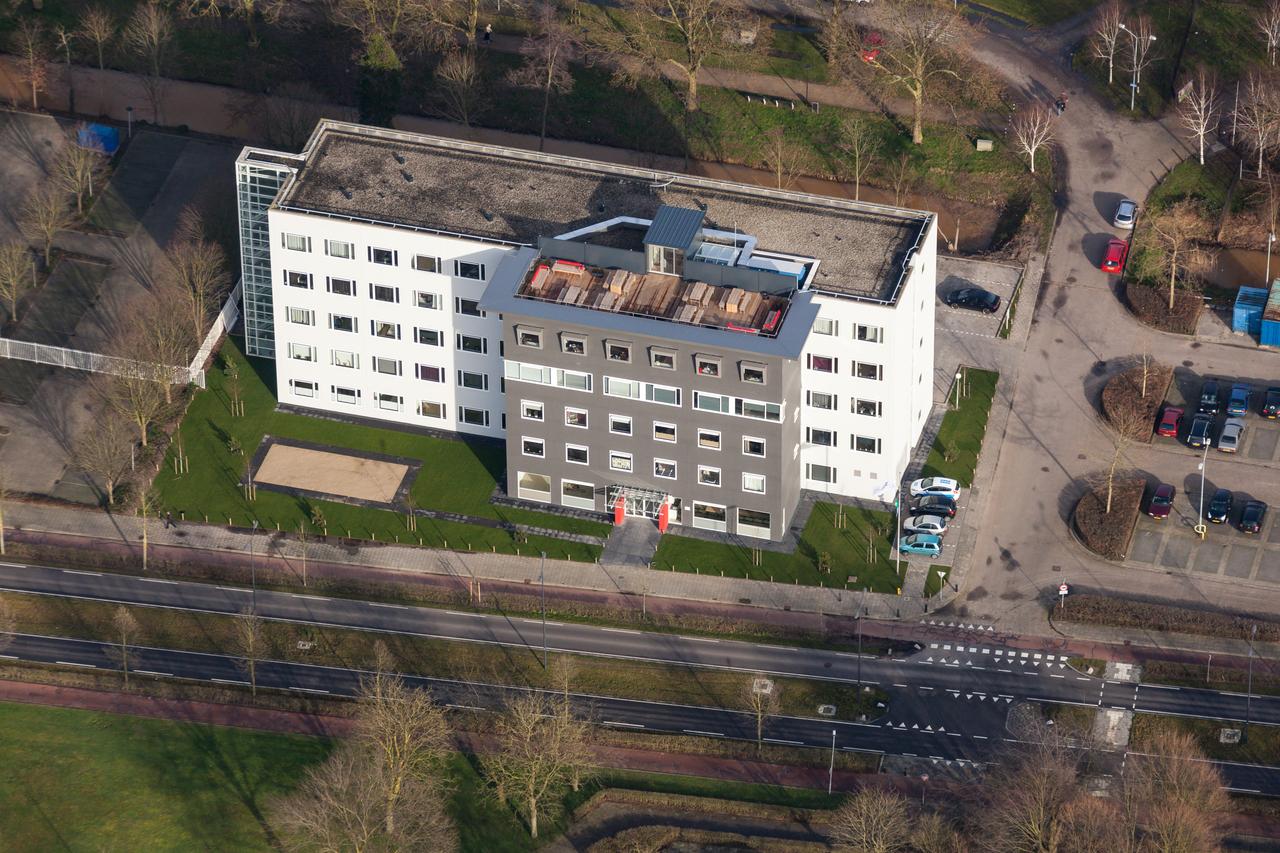 Studio met parkeerplaats en dakterras - Afbeelding 1