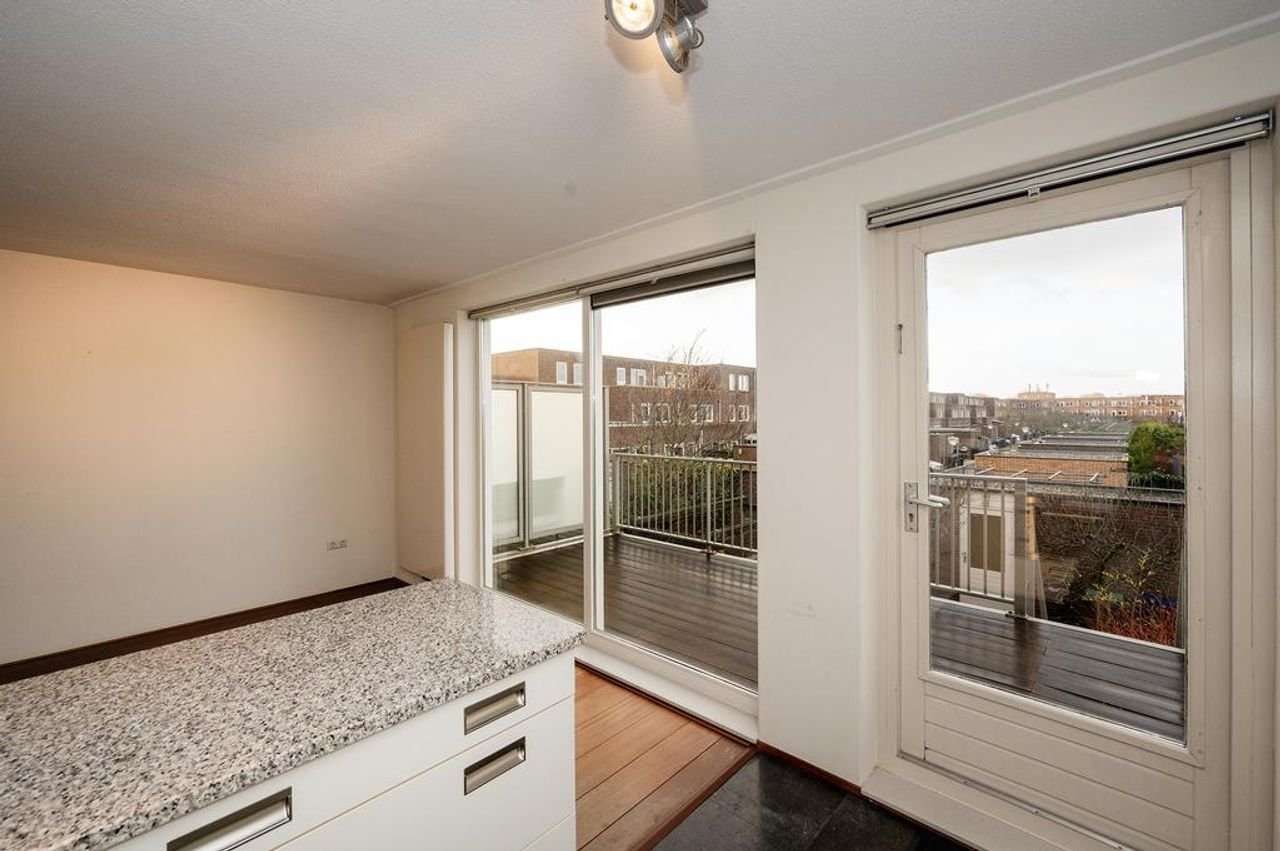 Herenhuis met garage en uitzicht op water - Afbeelding 21