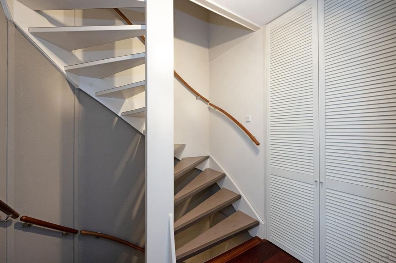 Herenhuis met garage en uitzicht op water - Afbeelding 22