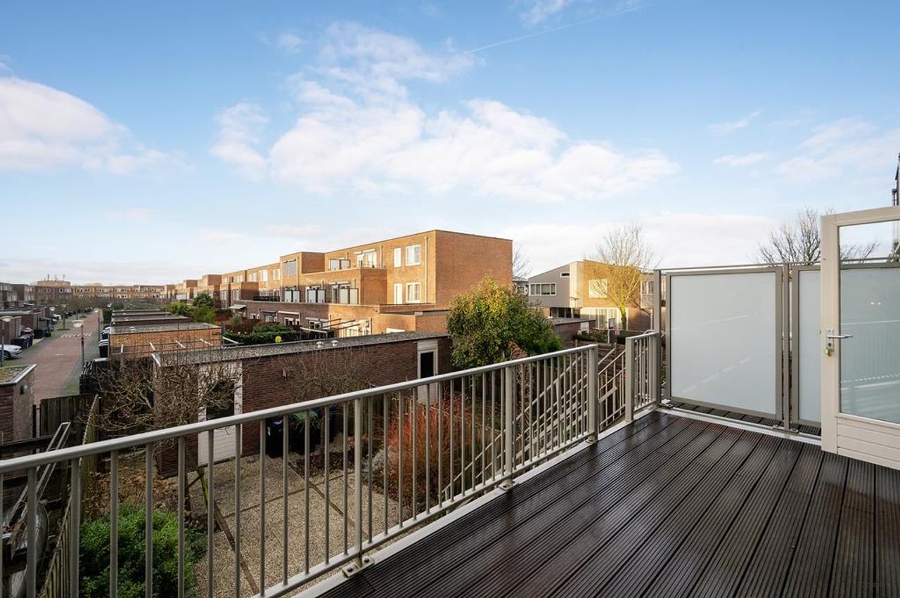 Herenhuis met garage en uitzicht op water - Afbeelding 20