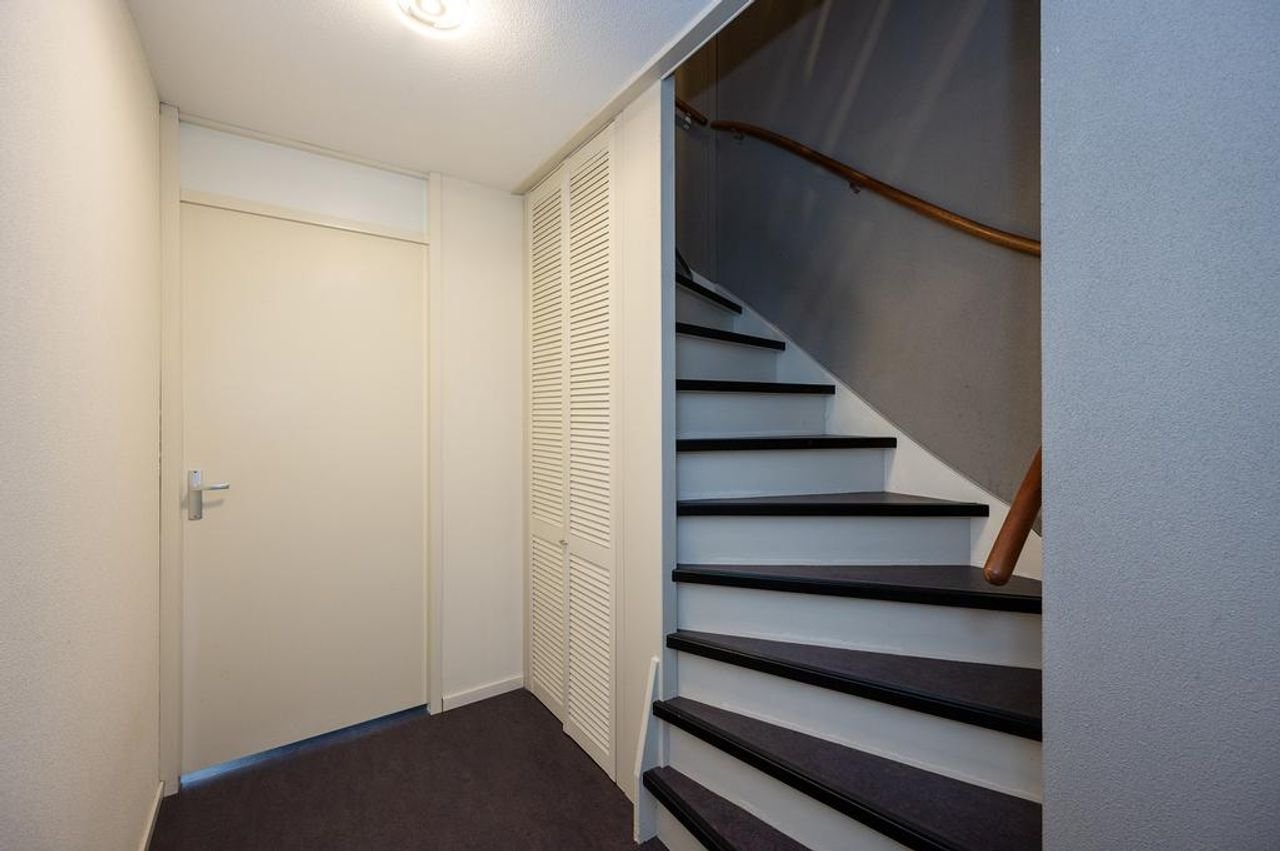 Herenhuis met garage en uitzicht op water - Afbeelding 7