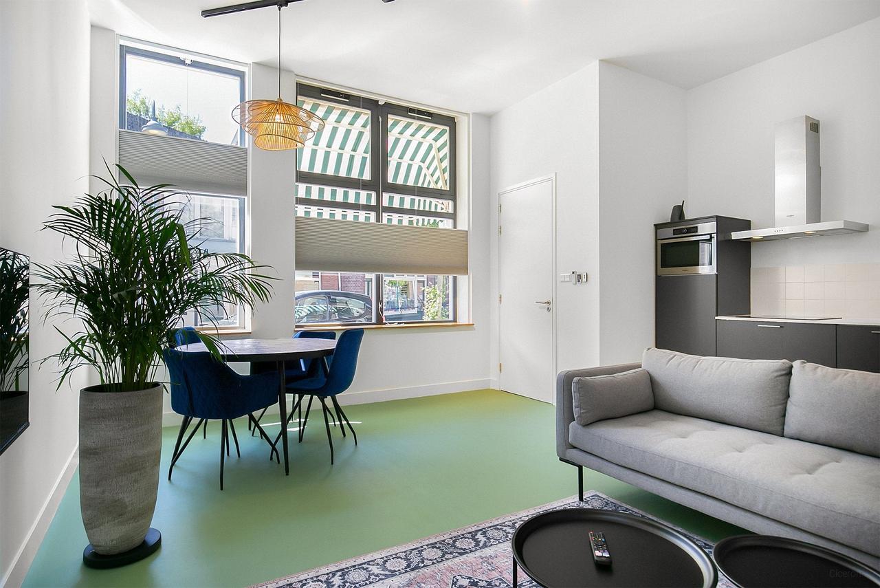 Modern apartment on De Withstraat - Image 5