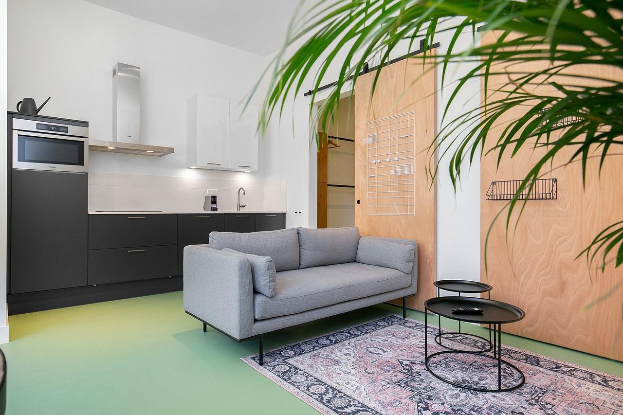 Modern apartment on De Withstraat - Image 6