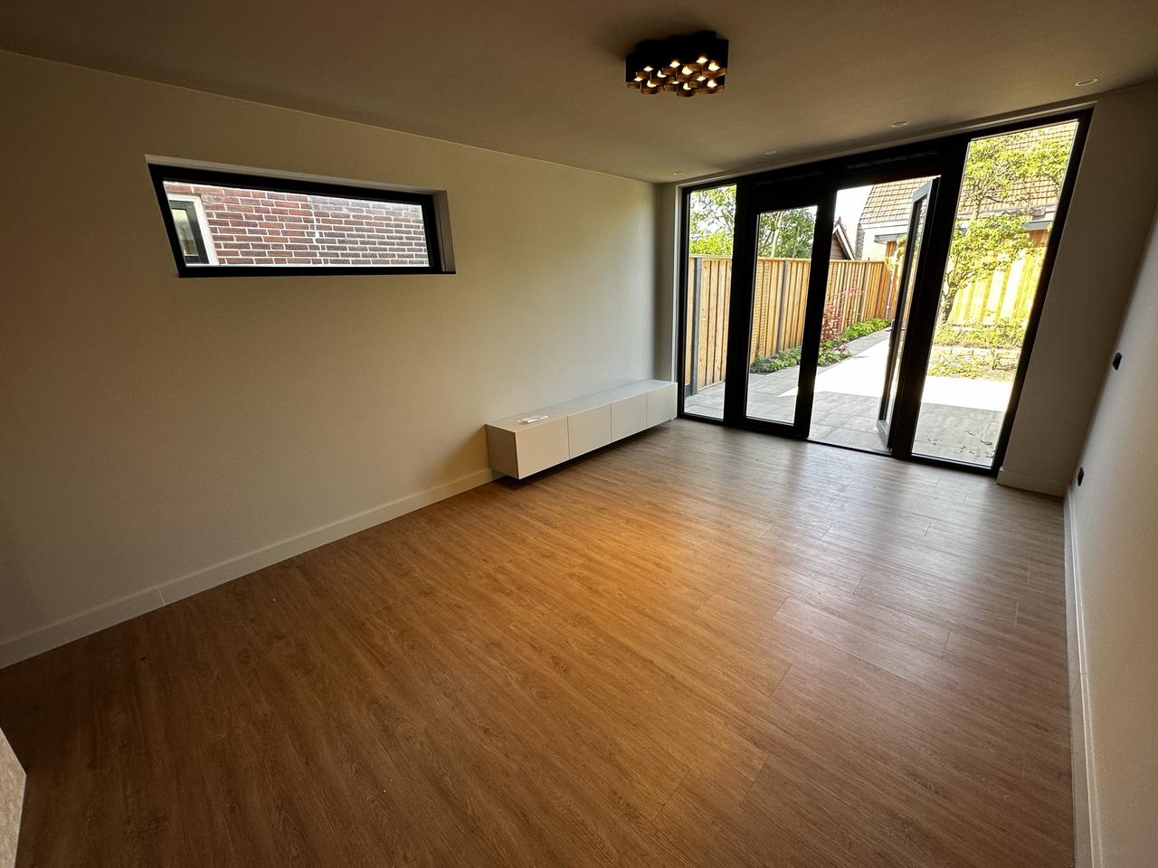 Luxe hoekwoning met tuin in Hogeland - Afbeelding 3