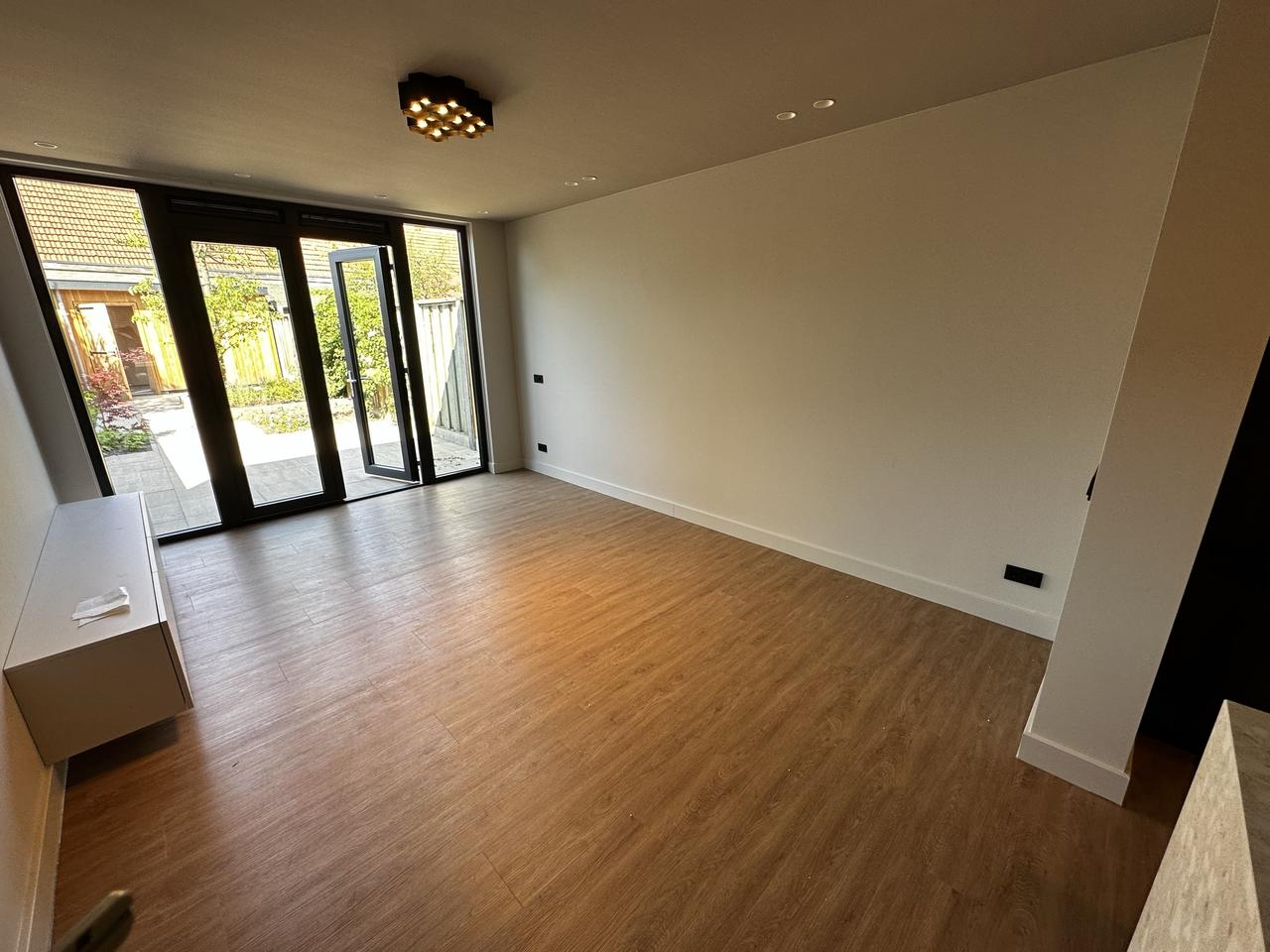 Luxe hoekwoning met tuin in Hogeland - Afbeelding 2