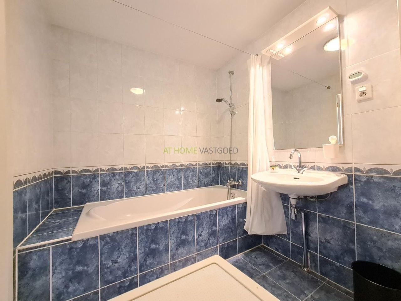 Gemeubileerd appartement met balkon achter Rotterdam Centraal - Afbeelding 18