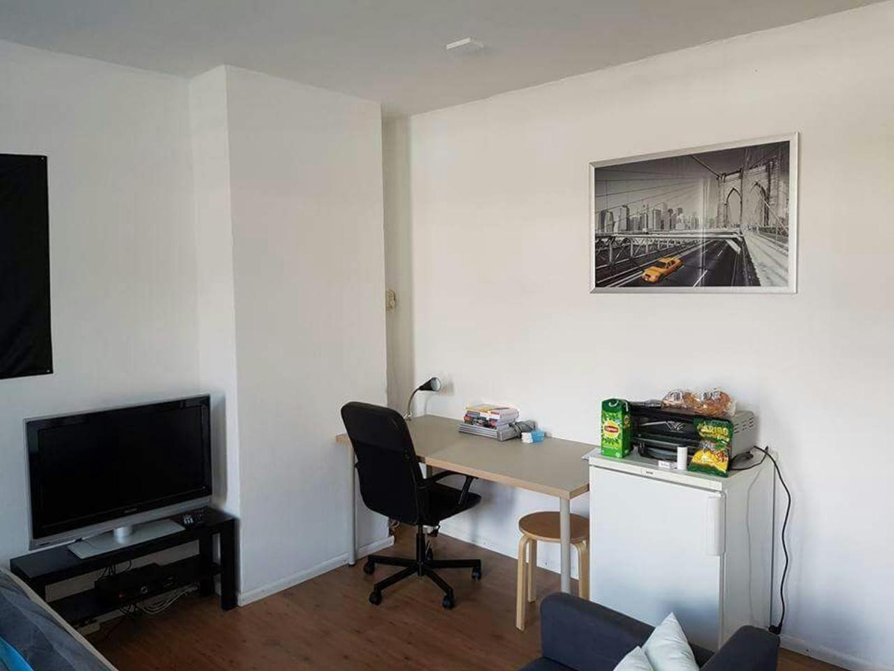 Kamer van 20 m² met balkon in Tilburg West - Afbeelding 1
