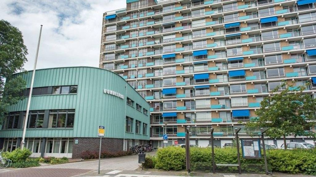 Gerenoveerd appartement met balkon in De Wijert - Afbeelding 1
