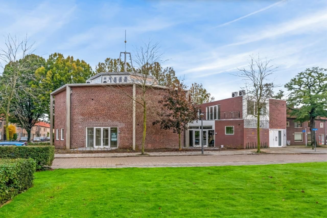 Wonen in een kerk aan het Frederik Hendrikplein - Afbeelding 2