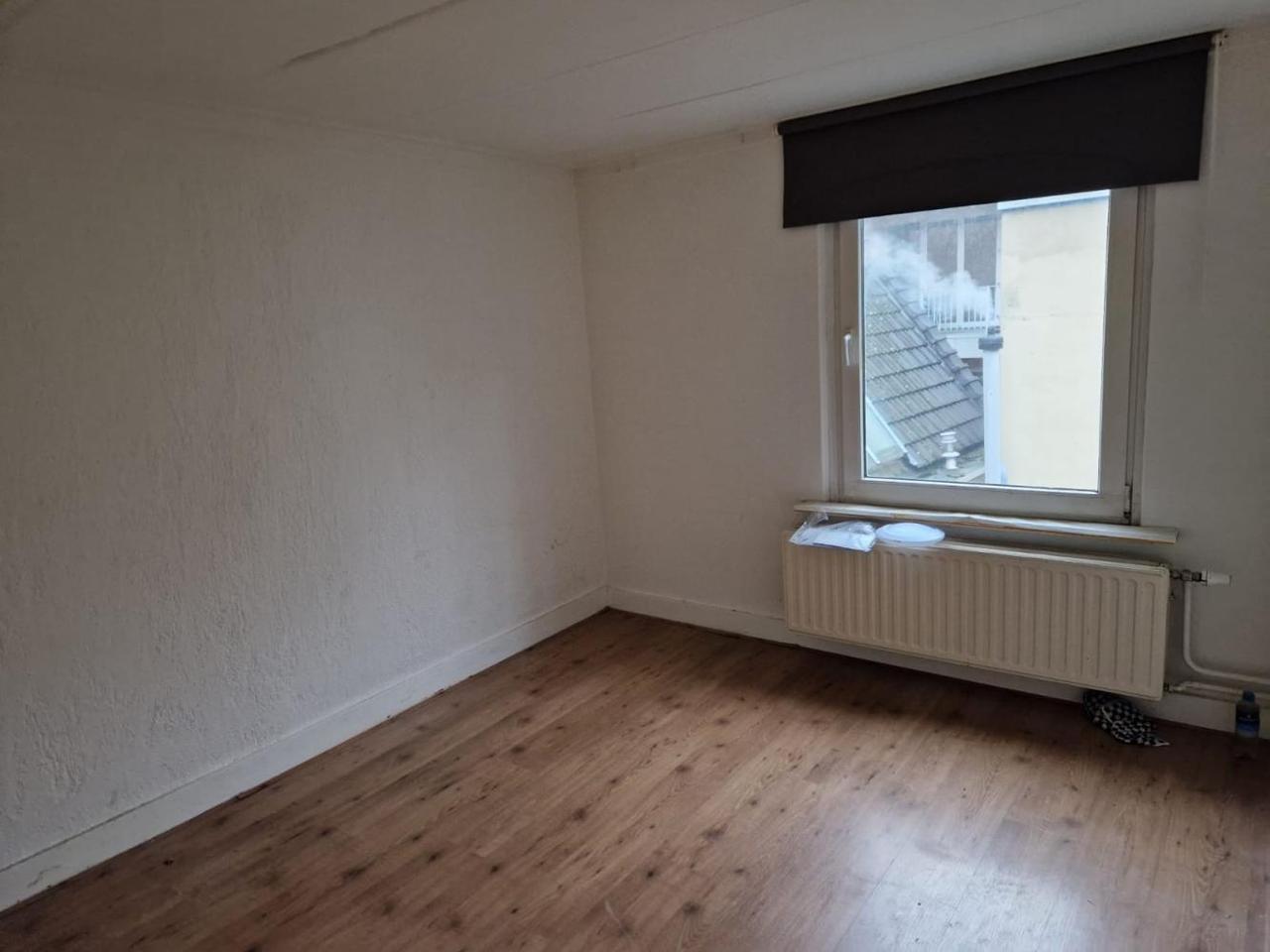 Kamer van 18 m2 aan de Saroleastraat - Afbeelding 2