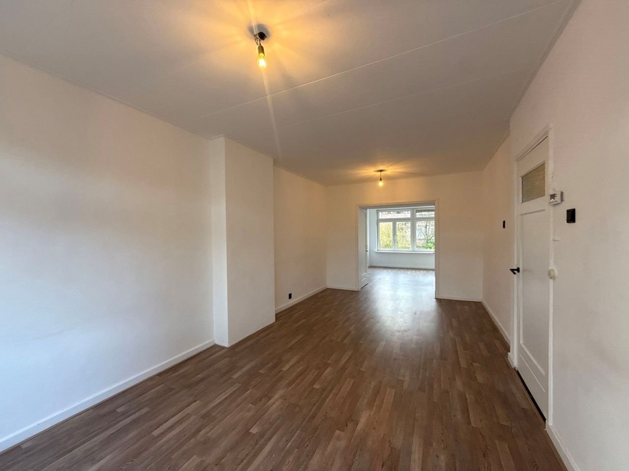 2-bedroom apartment near Rotterdam Central Station - Image 1