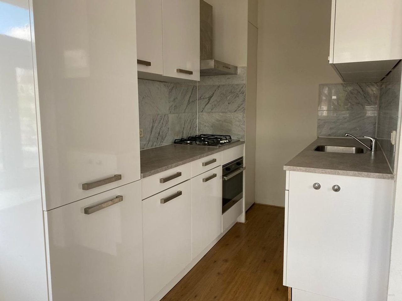 Licht appartement in De Baarsjes (2 slaapkamers) - Afbeelding 8
