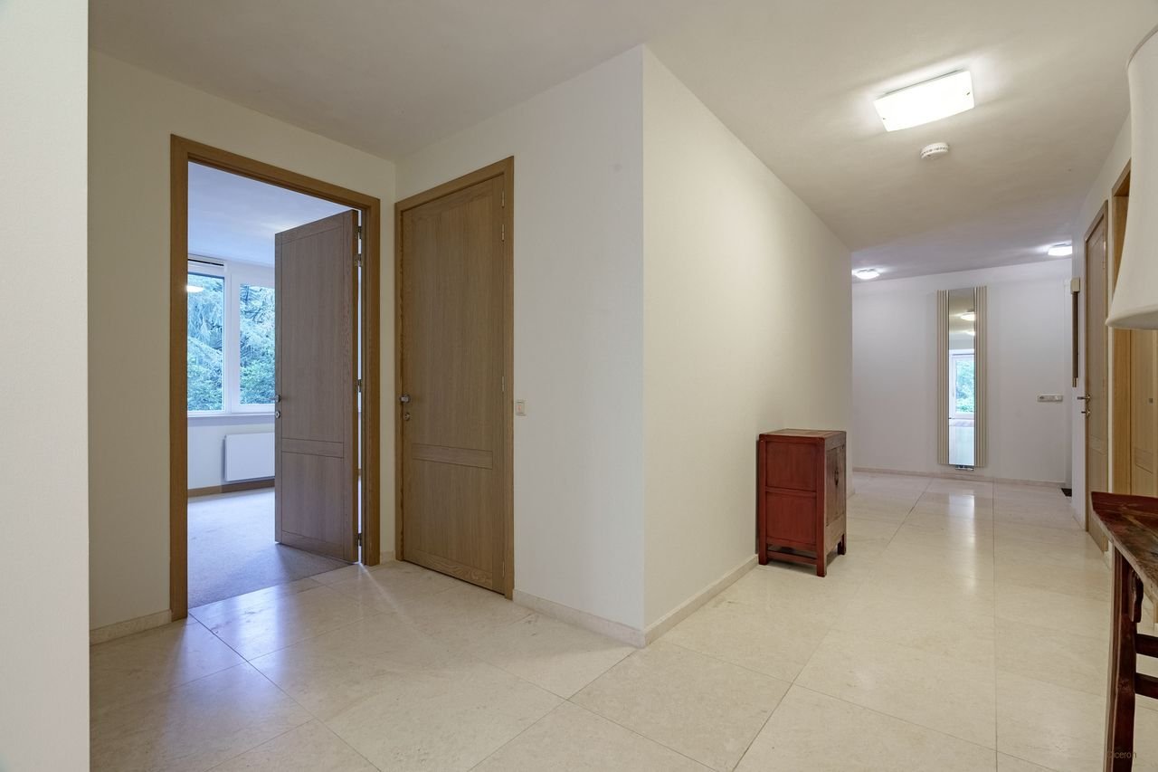 Spacious living (228m²) facing the Arboretum - Image 19