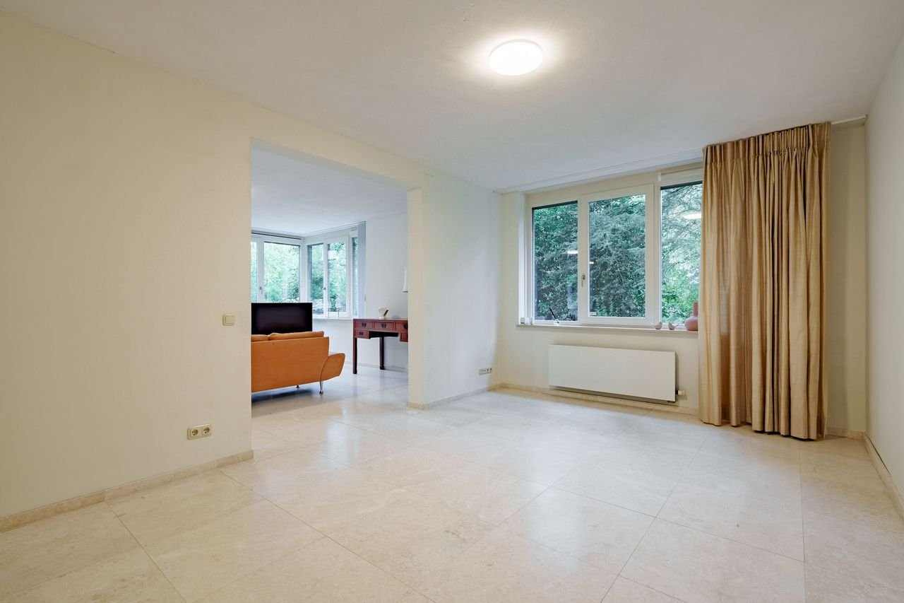 Spacious living (228m²) facing the Arboretum - Image 10