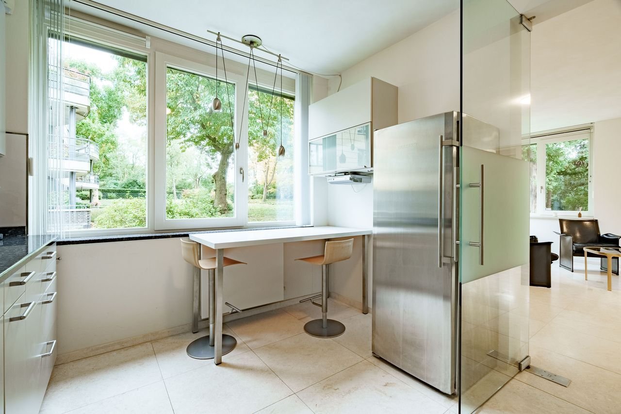 Spacious living (228m²) facing the Arboretum - Image 16