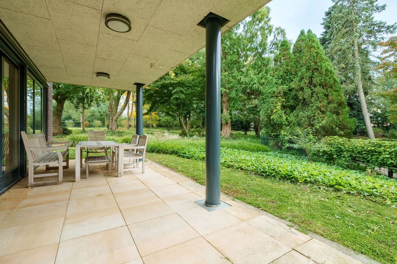 Spacious living (228m²) facing the Arboretum - Image 34