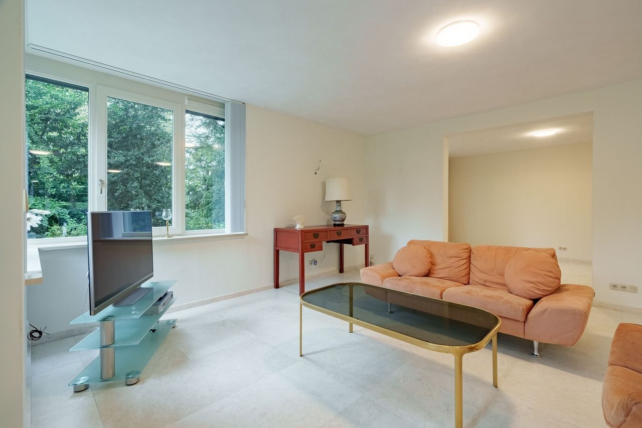 Spacious living (228m²) facing the Arboretum - Image 7