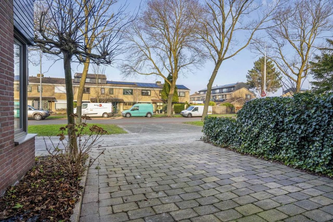 Spacious house in Bergermeer with garage - Image 44