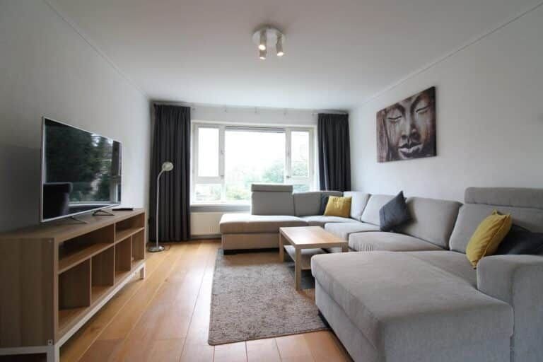 Tuindorp Maisonette: 3 Bedrooms - Image 4